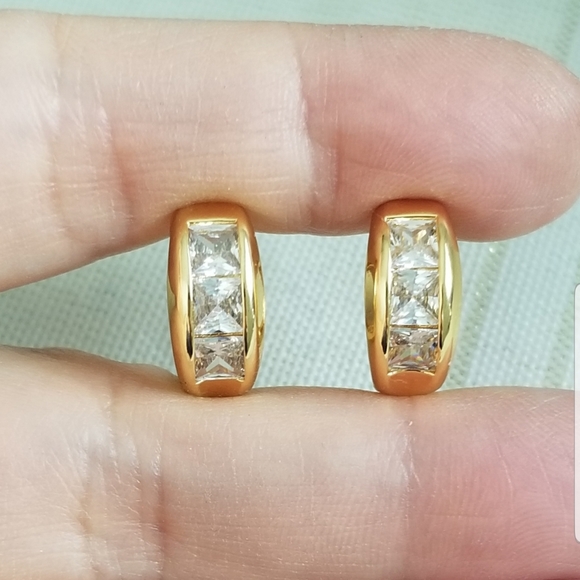 New 18K Gold Plated Diamond Hoop Earrings for Women - Picture 2 of 8